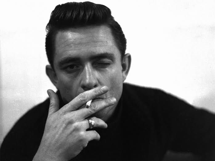 Se estivesse vivo, o homem de preto Johnny Cash faria 84 anos